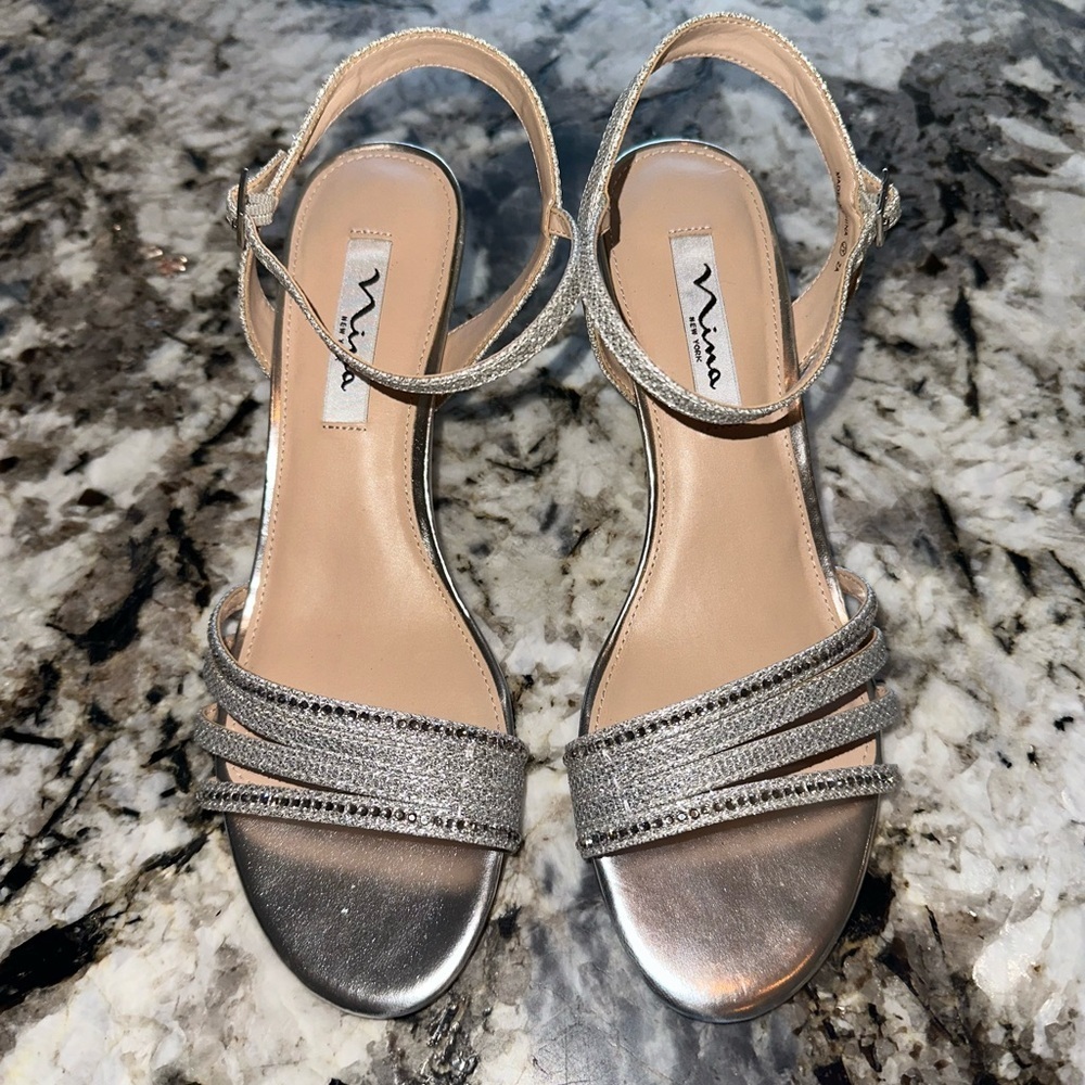MIA Silver Strappy Sandals Women’s Size 9 Metallic Heels Open Toe Summer Shoes - Picture 4 of 8